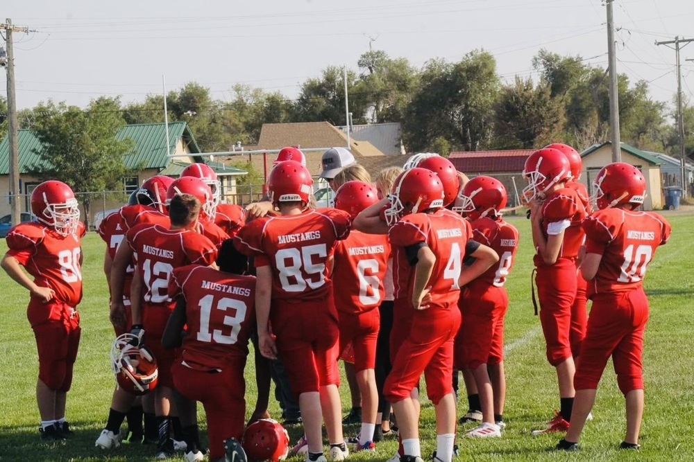 Mustangs Beat the Thunderbolts